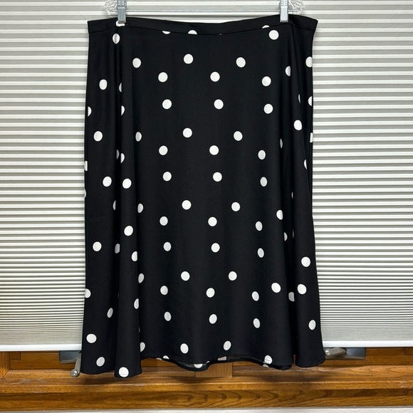 Van Heusen NWT Black and White Polka Dot Skirt Size 18 - Picture 1 of 7